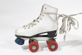 Sport, Skates, ROLLER SKATE,GIRLS RIGHT, RED WHEELS, BLUE STOPPER , LEATHER, WHITE