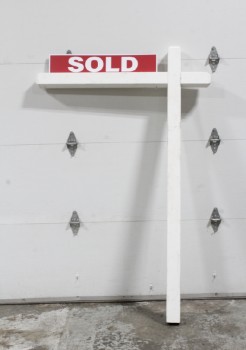 Sign, Holder, REAL ESTATE, REALTOR, TEMPORARY / MOVEABLE SIGN POST FOR LAWN, YARD, HOUSE, WHITE WOOD RIGHT ANGLED POST CAN HOLD HANGING SIGN, RED PLASTIC "SOLD" SIGN ATTACHED, WOOD, WHITE