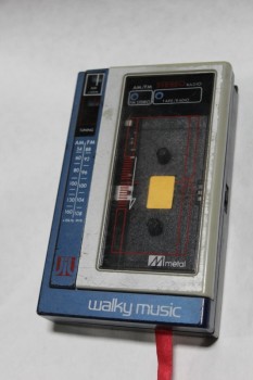 WALKMAN, AM FM CASSETTE, 