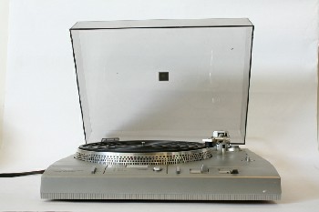 Audio, Record Player, VINTAGE TURNTABLE W/LID, AUTOMATIC, METAL, SILVER