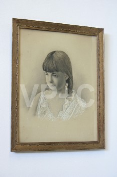 Art, Drawing, CLEARABLE, PORTRAIT, ANTIQUE, YOUNG GIRL, GOLD COLOURED FRAME, WOOD, OFFWHITE