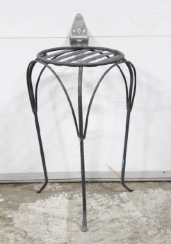 Stand, Plant, VINTAGE, 3 LEGS W/CURVED ACCENT RODS, ROUND TOP, METAL, BLACK