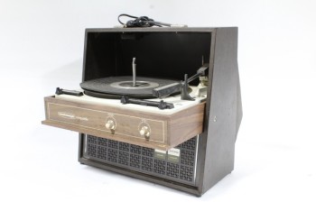 Audio, Record Player, VINTAGE "COMPATIBLE" "SOLID STATE" W/FLIP DOWN DECK, 33/45/78, PLASTIC, BLACK