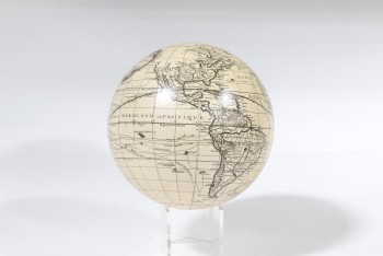 Globe, Miscellaneous, WORLD,IN FRENCH,NO STAND, PLASTIC, BEIGE