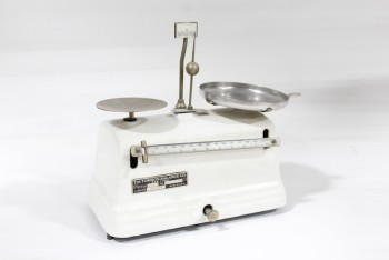 Medical, Scale, LABORATORY, DRUGGIST, PHARMACY, COUNTERTOP BALANCE SCALE W/ROUND TRAYS, "THE TORSION BALANCE CO., STYLE 4557", PORCELAIN, WHITE