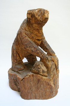 Statuary, Floor, BEAR ON HIND LEGS,CHAINSAW CARVED, WOOD, BROWN