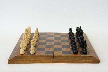 Game, Chess Board, HINGED BOX/BOARD W/CHESS PIECES, WOOD, BROWN