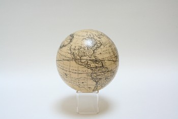 Globe, Miscellaneous, WORLD,IN FRENCH,NO STAND, CARDBOARD, CREAM