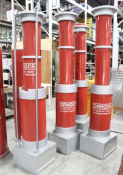 Industrial, Miscellaneous, "DANGER, HYDROGEN UNDER EXTREME PRESSURE", SINGLE RED TUBE / CYLINDER, GREY SQUARE BASE, LIGHTWEIGHT, MOVIEMADE, PLASTIC, RED