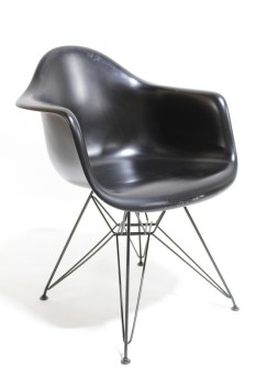 Chair, Armchair, MID-CENTURY MODERN SHELL STYLE, CURVED MOLDED PLASTIC SEAT, "EIFFEL" STYLE BLACK METAL ROD LEGS, PLASTIC, BLACK