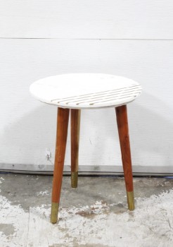 Table, Side, VINTAGE, ROUND WHITE MARBLE TOP W/INLAID BRASS RODS, 3 CAPPED BROWN WOOD LEGS, MARBLE, WHITE