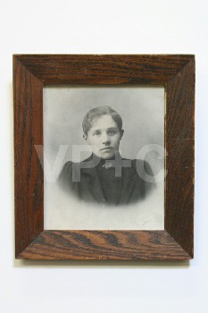 Art, Photo, CLEARABLE, B&W, YOUNG WOMAN PORTRAIT, DARK STAINED OAK FRAME, WOOD, GREY