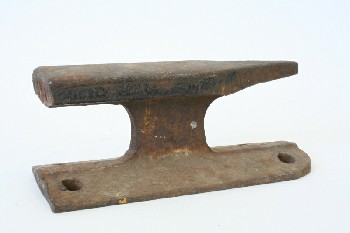 Tool, Anvil, SHOP / GARAGE, ANVIL W/BOLT DOWN BASE, ANTIQUE / OLD STYLE, RUSTED, IRON, RUST