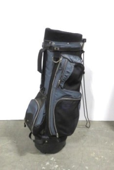 GOLF BAG, 2 POUCHES & STRAP, USED, W/ FOLDING STAND(S), Outdoor & Sports