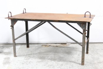 Table, Misc, WAREHOUSE/INTERROGATION/TORTURE, DARK GREEN FRAME W/CROSS BARS, 3 CURVED RINGS BOLTED TO TOP, RUSTY, AGED, METAL, RUST