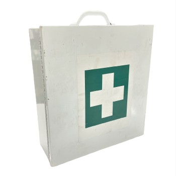 Medical, First Aid Kit, WALLMOUNTABLE, WHITE AND GREEN SQUARE BACKGROUND WITH WHITE CROSS, HANDLE, AGED, METAL, WHITE