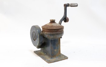 ANTIQUE, TABLE MOUNT, HAND CRANK W/WOOD HANDLE & WHEEL, BOTTOM / BASE PART FOR CREAM SEPERATOR, AGED, RUSTY, Garage & Tools 