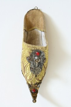 Decorative, Feet, DECORATIVE SLIPPER SHOE W/POINTED TOE, METAL SOLE, GOLD EMBROIDERY, FABRIC, BROWN