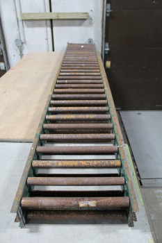 Industrial, Conveyor, STRAIGHT/FLAT CONVEYOR BELT W/RUSTY ROLLERS, ROLLERS TURN (Condition May Not Be Identical To Photo) , METAL, GREEN