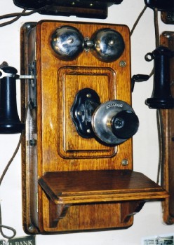 ANTIQUE OAK WALL PHONE, WOOD CASE / 1-BOX, BELLS, SPEAKER, RECEIVER, SIDE CRANK, CIRCA 1905, WALLMOUNT, AGED, USED - Condition Not Identical To Photo, Commercial & Institutional