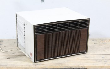 Appliance, Air Conditioner, RESIDENTIAL / MOTEL AIR CONDITIONER WINDOW UNIT, BROWN PLASTIC FRONT VENTS & PANEL, USED, LIGHTWEIGHT, GUTTED, METAL, OFFWHITE