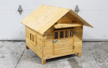 Pets, Miscellaneous, ANIMAL ENCLOSURE, CHICKEN COOP / DOG HOUSE OR SIMILAR, HINGED FRONT DOOR & SIDE WINDOWS W/MESH COVERING, WOOD, BROWN