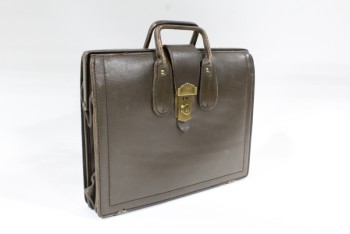 Luggage, Briefcase, VINTAGE,BRASS LATCH,VISIBLE STITCHING, AGED , LEATHER, BROWN