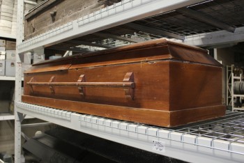 Coffin, Misc, CASKET W/WOOD HANDLES, WOOD, BROWN